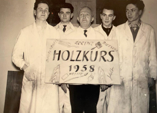 Willi Baudendistel bei einem Holzkurs im Jahr 1958